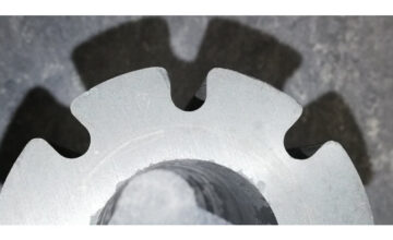 FERRITE  SPECIALE CON TAGLIO A 180