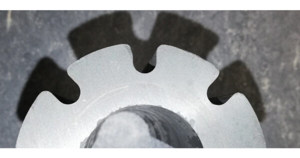 FERRITE  SPECIALE CON TAGLIO A 180