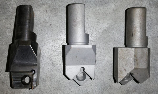 TOOL HOLDER FOR VARIOUS TYPES OF CAULKING